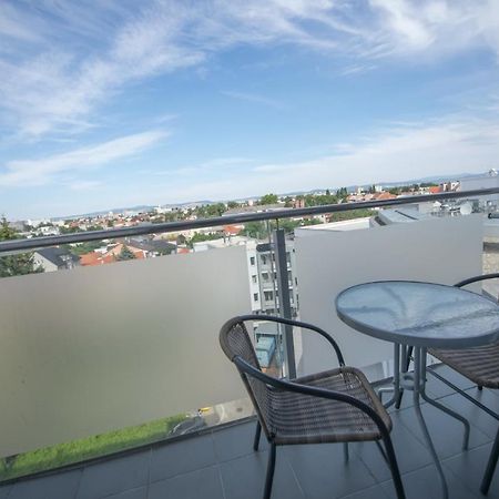 Apartman Centroom Piest'any Eksteriør billede