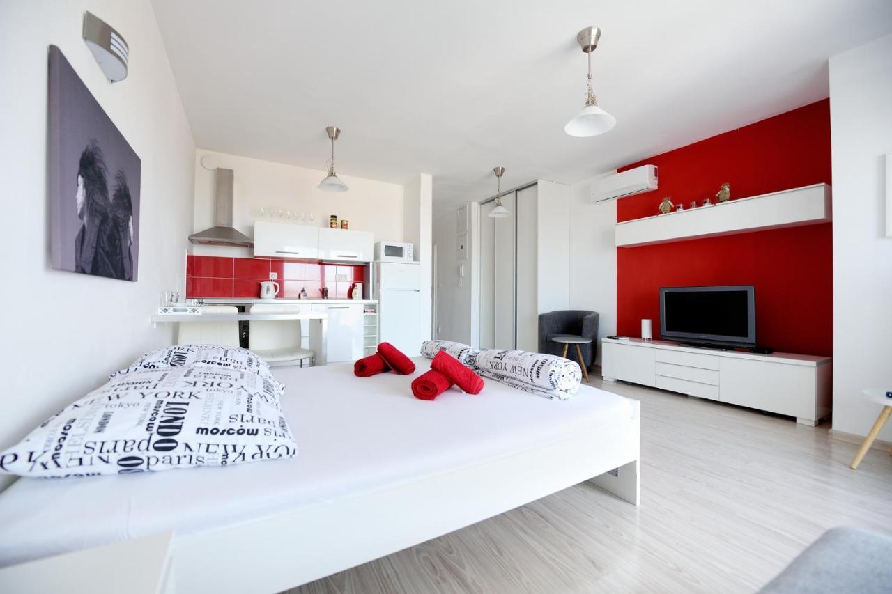 Apartman Centroom Piest'any Eksteriør billede