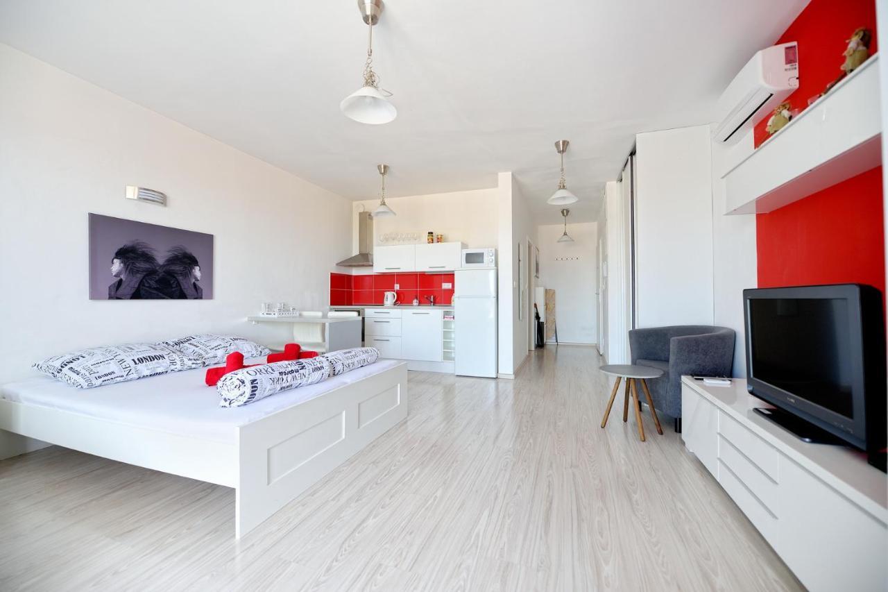 Apartman Centroom Piest'any Eksteriør billede