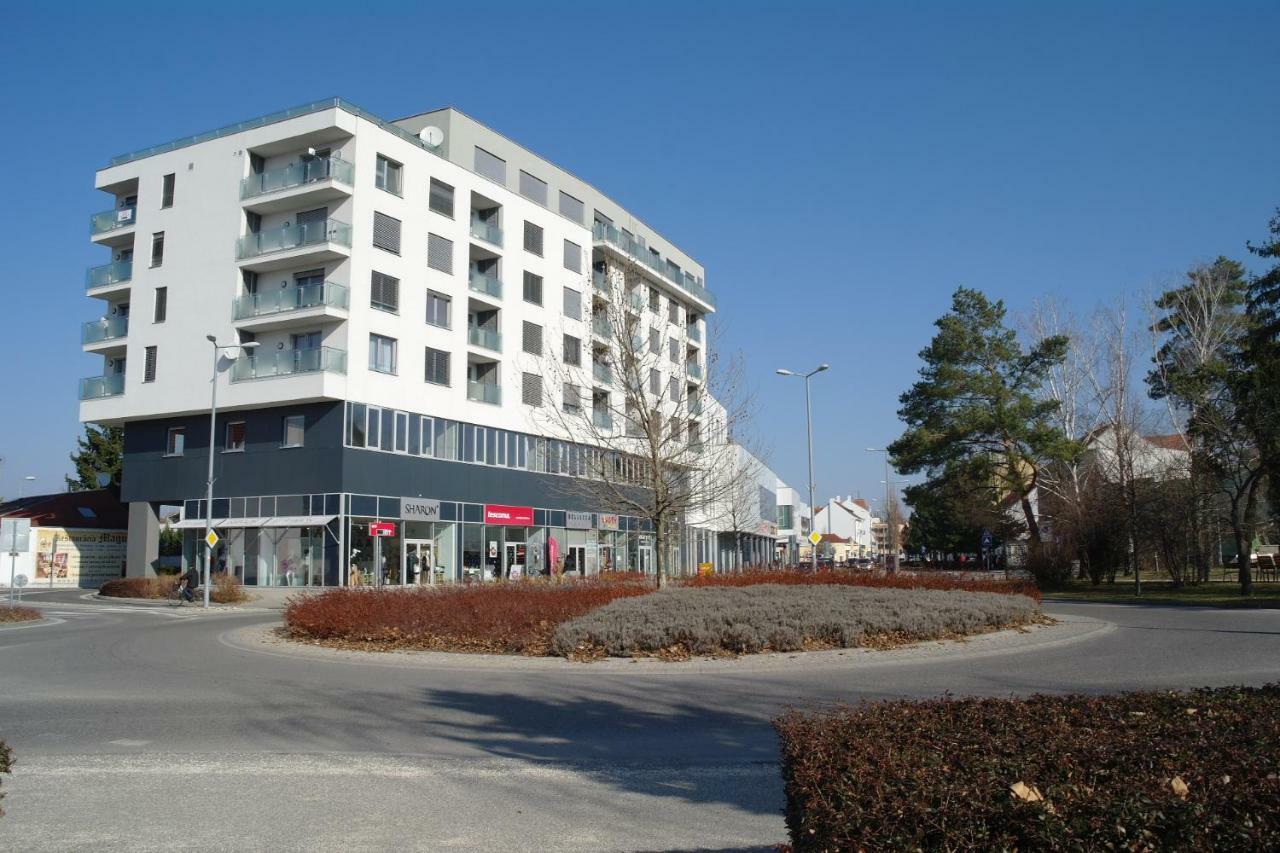 Apartman Centroom Piest'any Eksteriør billede